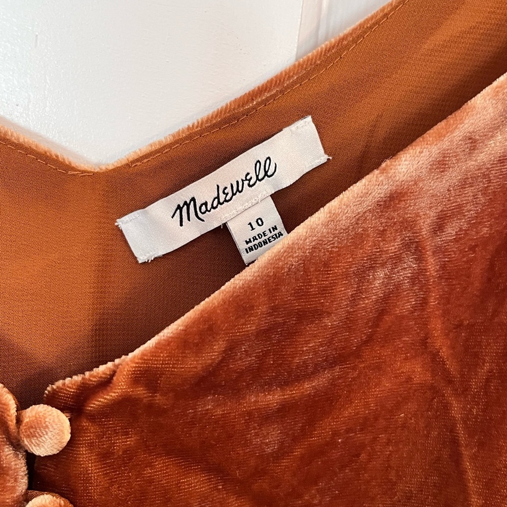 ✨MADEWELL✨Velvet Button Down Cami Tank Top - Picture 5 of 5